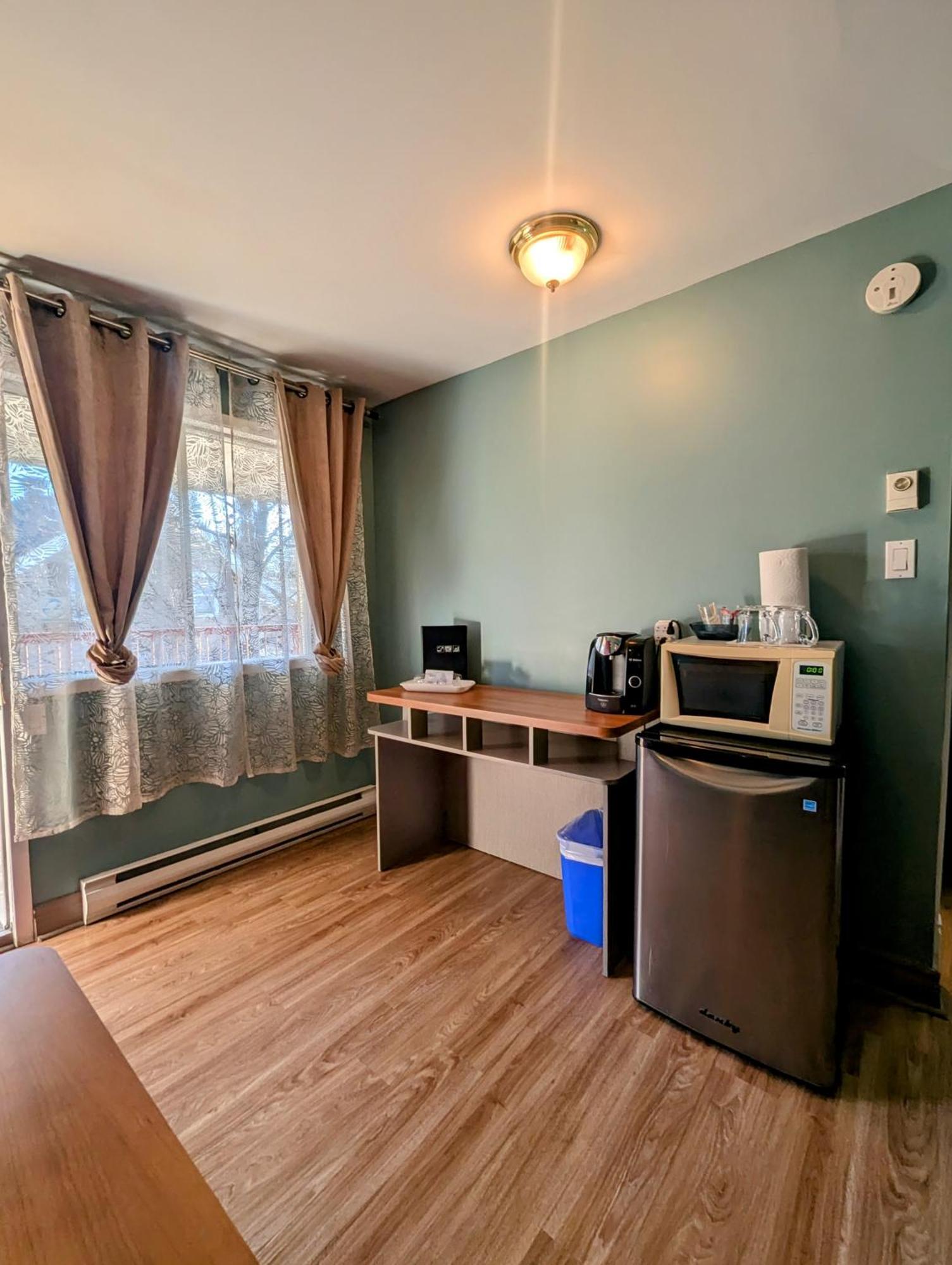 Motel Des Pentes Et Suites Saint-Sauveur-des-Monts 외부 사진