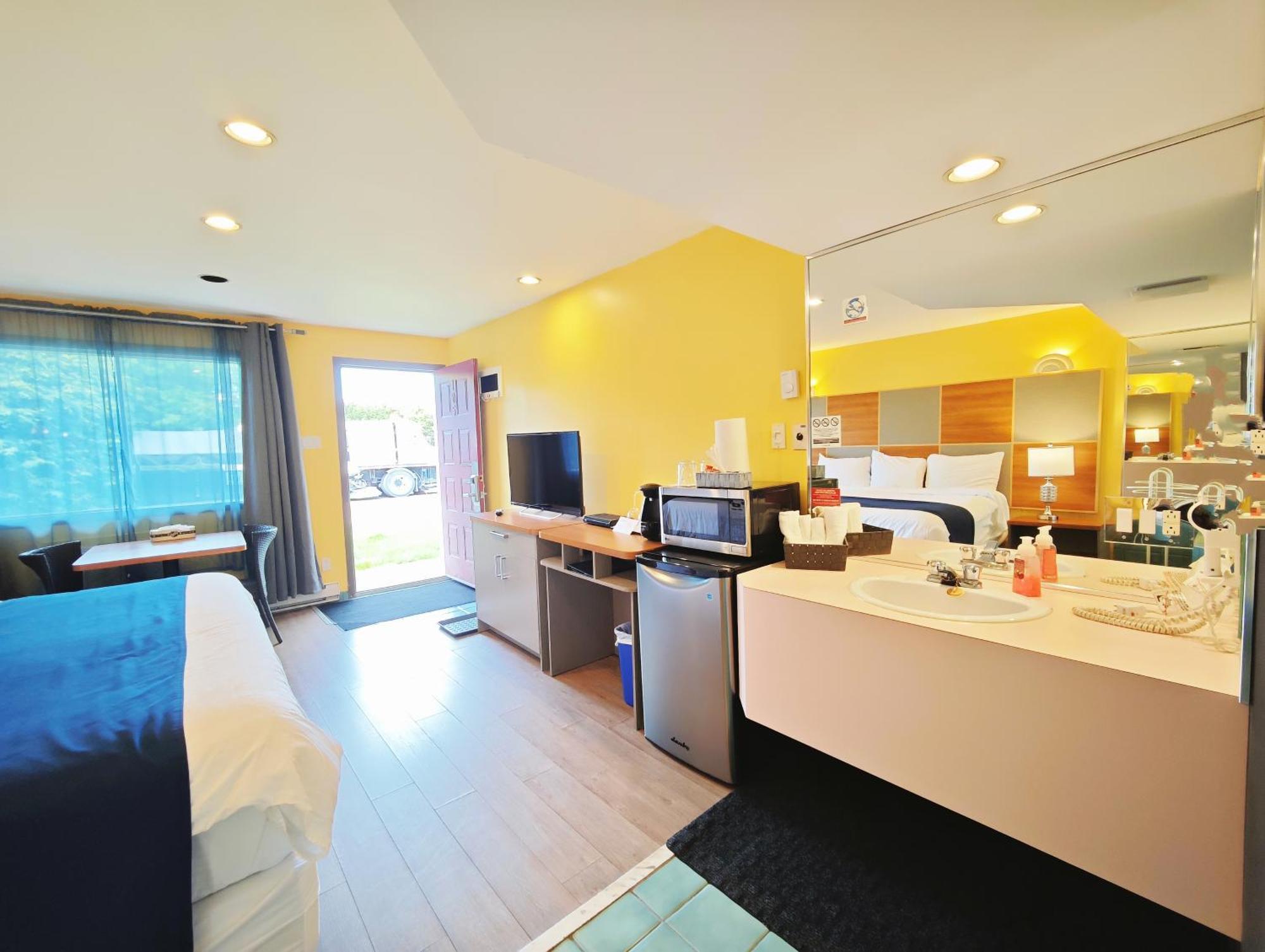 Motel Des Pentes Et Suites Saint-Sauveur-des-Monts 외부 사진