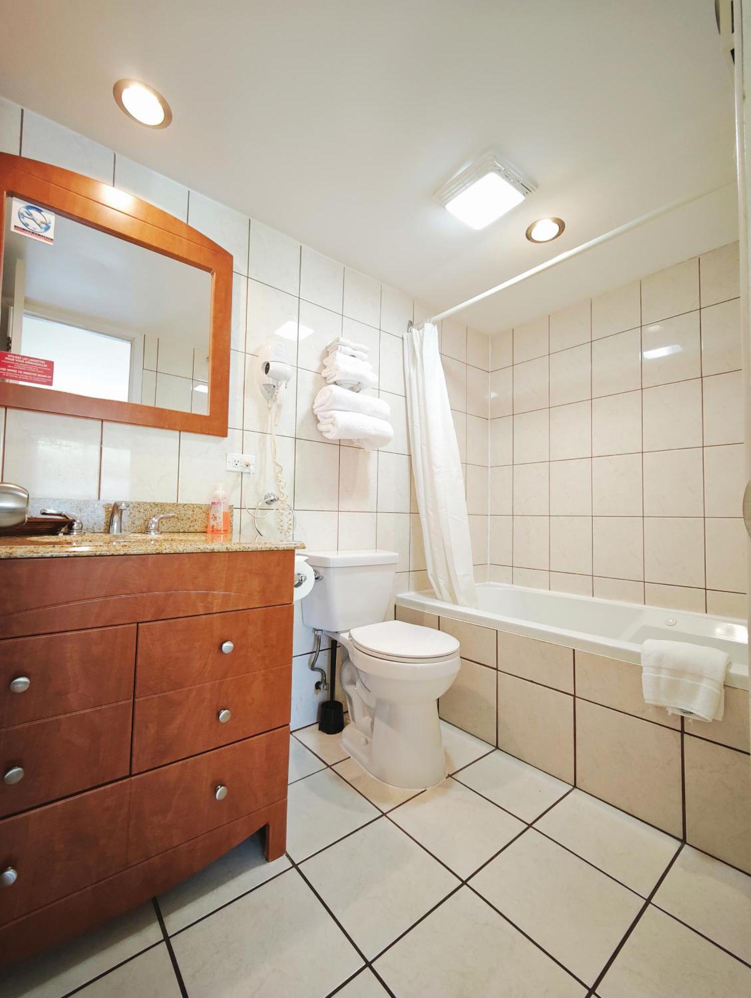 Motel Des Pentes Et Suites Saint-Sauveur-des-Monts 외부 사진